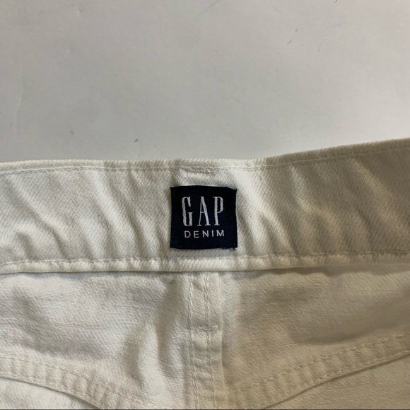 Gap White High Rise Denim Jean Mom Short Size 0/25 - Picture 2 of 4